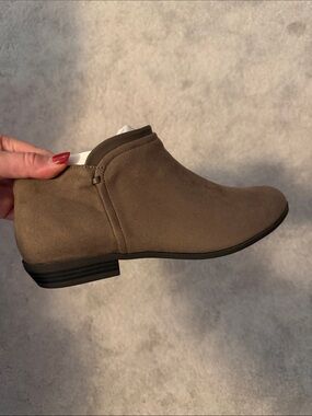 comfortview Taupe Suede Ankle Booties